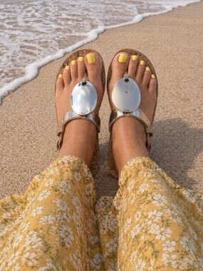 🆕Size 10 Cork wedge thong sandals with silver front